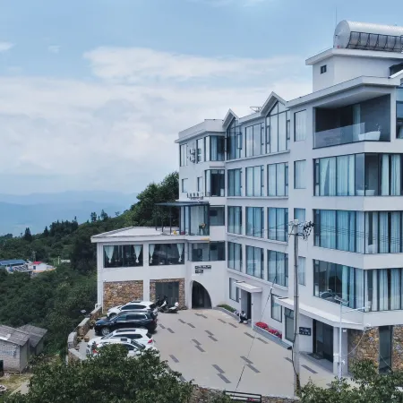 180 degree mountain view boutique vacation homestay at a glance