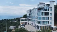 180 degree mountain view boutique vacation homestay at a glance Hotels near Jiasazhen Short-distance Passenger Transport Terminal