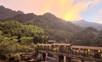 Sanqingshan Yunque Mountain Lodge (Jinsha Cableway)