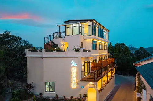 Qingzhen Qiyun Maple Lake | Scenic View Vacation Apartment (Hongfeng Lake S Bay)