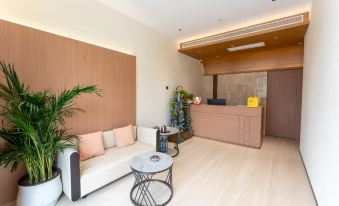 Taifei Hotel (North America N1 Longxing Street Subway Station)