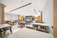 Binjiang Peninsula Hotel (Yili Yining International Airport)