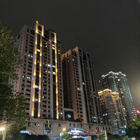 Yunjing Elegant Residence (The Mixc Longyan South Road Food Street)