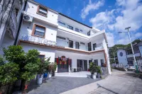 Fenggu Yuanshe Homestay - 주차장