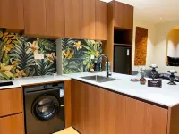 R7 Residence - Homestays