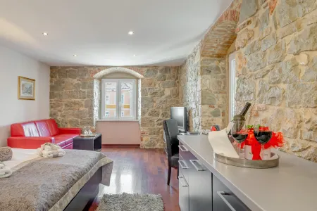 Palace Suites Heritage Hotel - Adults Only