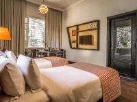The Henry Hotel Manila ル ・パビリオン周辺のホテル