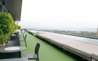 Azumi Boutique Hotel - Rooftop Pools
