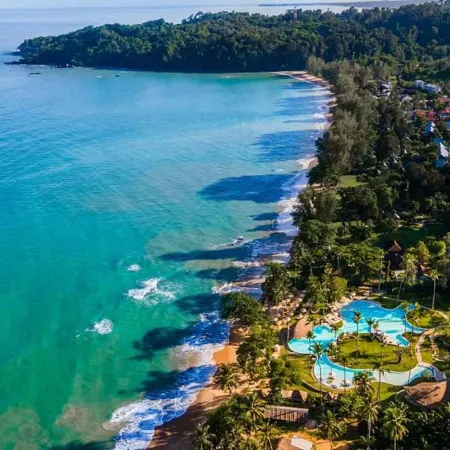 Eden Beach Khao Lak Resort & Spa Отели рядом с достопримечательностью «Национальный парк Симилан»