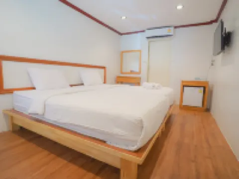 เมจิก เฮ้าส์ โฮสเทล โรงแรมในชะอำ