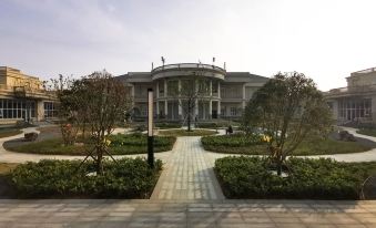 Hebi Yingbin Garden Hotel (Hebi East High-speed Railway Station)