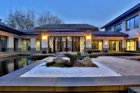 Qiao'anli Oriental Club House Hotels near Ancestral Temple of the Southern Confucius Clan