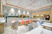 Yunduo Holiday Hotel (Qitaihe Pedestrian Street) Hotels in Qitaihe