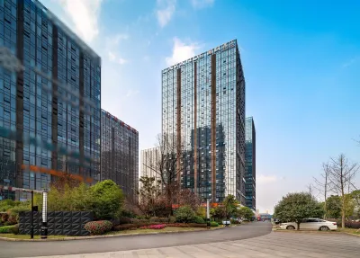 Lavande Hotel (Zunyi Xinpu Linda Pedestrian Street) Hotels near Xinpuxinqu Wetland Park