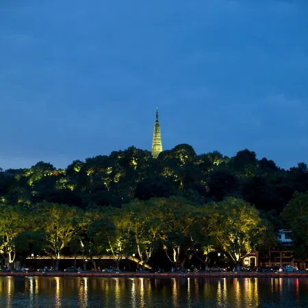 Kaicheng Express Hotel (West Lake lakeside store) Отели рядом с достопримечательностью «Озеро Сиху»