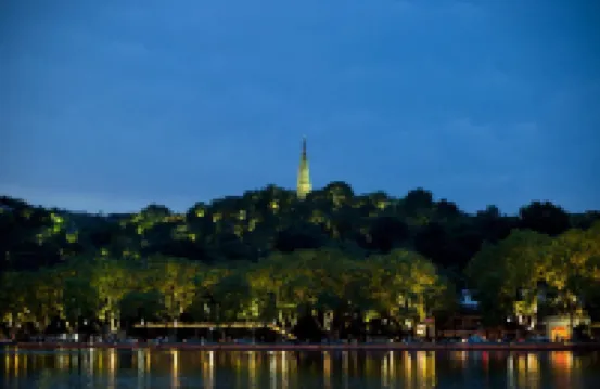 Kaicheng Express Hotel (West Lake lakeside store) Hotels near Leifeng Tower