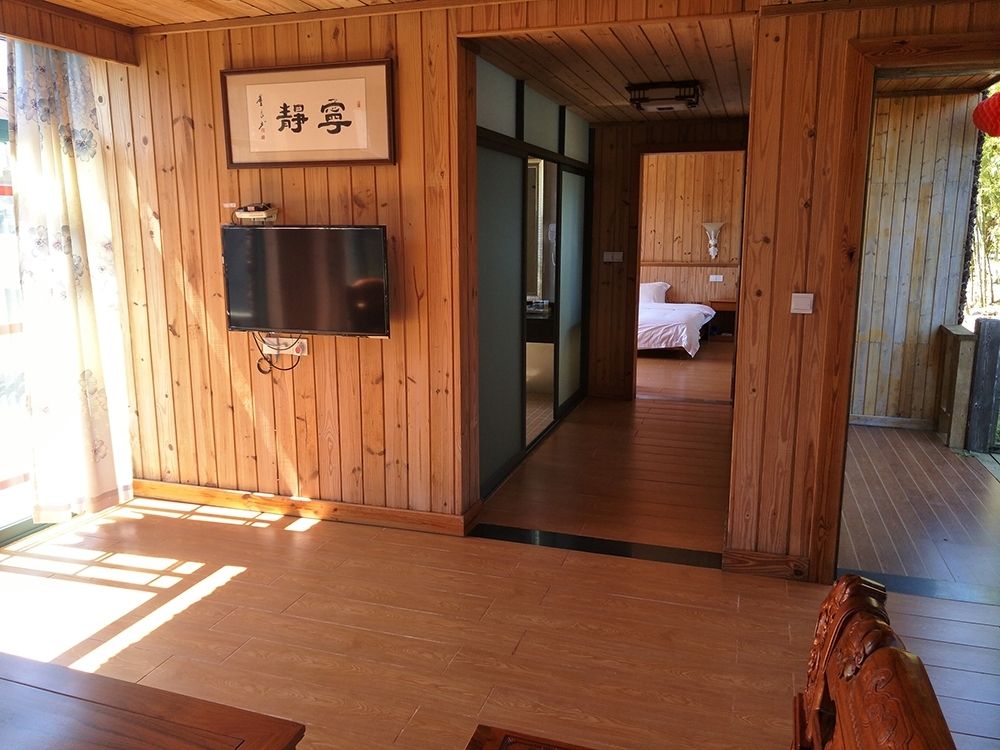 Taohuayuan Holiday Hotel Over view