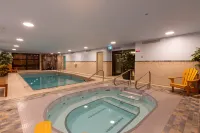 Blackcomb Lodge Hotels in Whistler