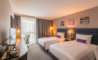 1. Hilton G..
