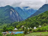 dengfeng·ABuLuZi Glamping 주자이 장족 강족 무형유산 박물관 주변 호텔