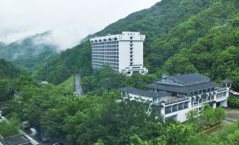 Xinfeng Utop Spring Primeval Forest Resorts