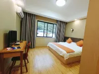 Baoxing Dawa Gengzha Mountain Xia Muyun Homestay - balcony