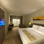 Homeinn Plus Hotel (Kunming Dianchi Haigeng Park Aegean) Hotels in Kunming