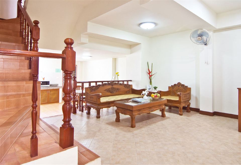 [팔미라 빠똥 리조트 풀사이드 이미지]