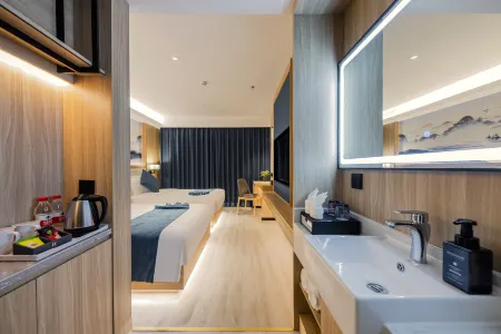 H Hotel