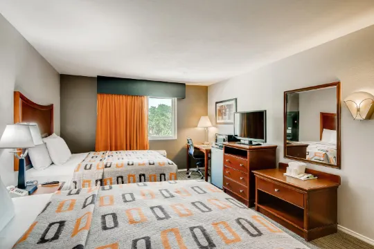 Orangewood Inn and Suites Midtown