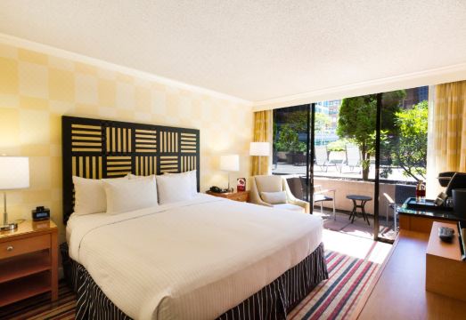 Pinnacle Hotel Vancouver Harbourfront 외관 이미지