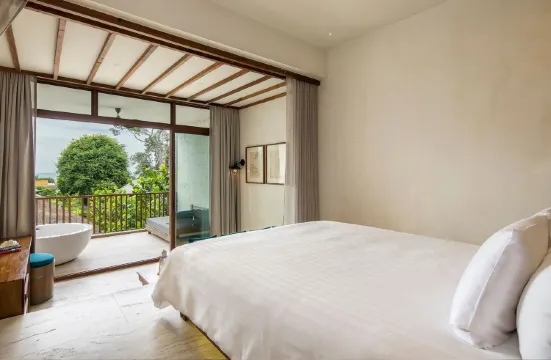 ห้องซูพีเรียร์ จากุชชี่ พร้อมวิวทะเล(24 Hour Use Of Room)