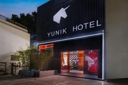 YUNIK E-sports Hotel (Shanghai Yan'an West Road)