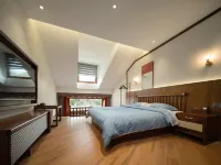 Fenghuang Puyueliangshe River View Homestay