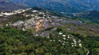 Kangteng Honghegu Campsite Hotel di Honghe County