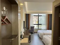 Nanxun Impression Theme Hotel Отели рядом с достопримечательностью «Южный Тулунг»