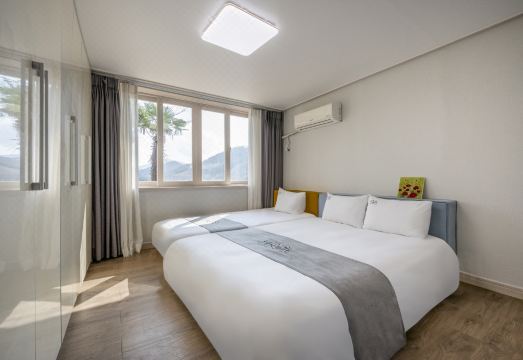 홈포레스트 리조트 거실