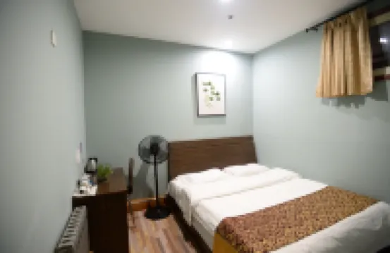 Huilan Hotel (Yantai Railway Station Dayuecheng)