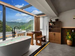 Shennongjia Yinyue B & B