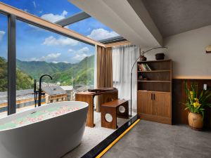 Shennongjia Yinyue B & B