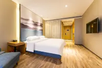 Qingdao Yilan Xinsu Hotel (Shilaoren bathing beach, International Convention and Exhibition Center)