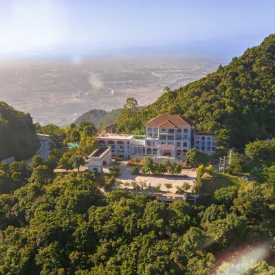 Shili Mingyue Resort Hotel Hotels near Ten Miles Blue Mountain