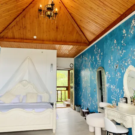 Cloud Chaser's Starry Lake Retreat (Luguhu Nise Pier)