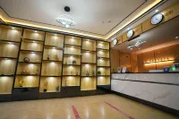 Tonglu Lake Hotel (Yangjiang Baili Plaza Municipal Government Branch)