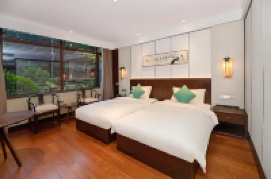 โรงแรมเหออี้ พื้นที่ทะเลสาบสเลนเดอร์เวสต์ วิทยาลัยแพทย์แห่งชาติ หยางโจว