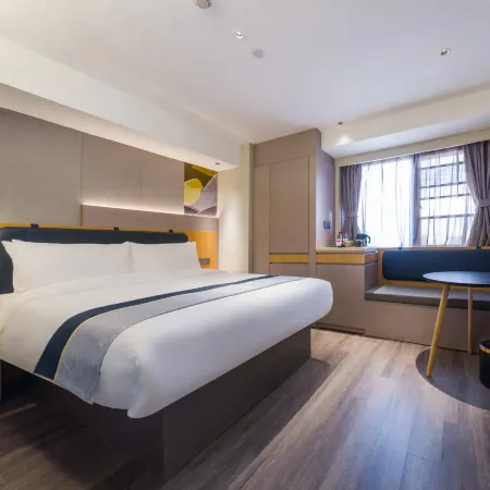 Home Inn (Zhenjiang Suning Plaza Yongan Road Food Street)