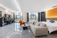 Yiyi Electric Sports Hotel (Changsha Wuyi Square IFS International Financial Center)