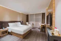 HanTing Hotel (Zhangshu Municipal Government Yaodu Avenue) - Parking