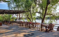 River CoCo Amphawa Hotels in Bang Khonthi