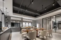 Zhoushan Dinghai Atour Light Hotel